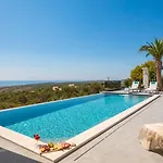 Luxury Sea La Vie With Pool Near Sibenik Jarebinjak