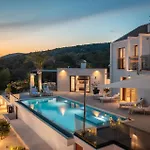 Villa Luxury Sea La Vie With Pool Near Sibenik
