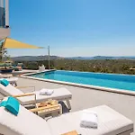 Villa Luxury Sea La Vie With Pool Near Sibenik Jarebinjak
