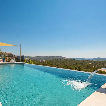 Villa Luxury Sea La Vie With Pool Near Sibenik