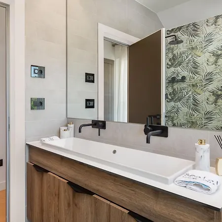 Villa Luxury Sea La Vie With Pool Near Sibenik Jarebinjak