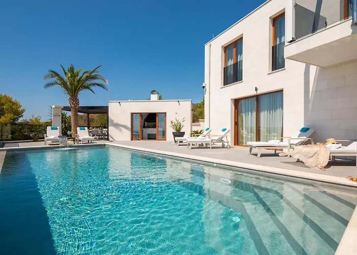 Luxury Sea La Vie With Pool Near Sibenik Vila Jarebinjak