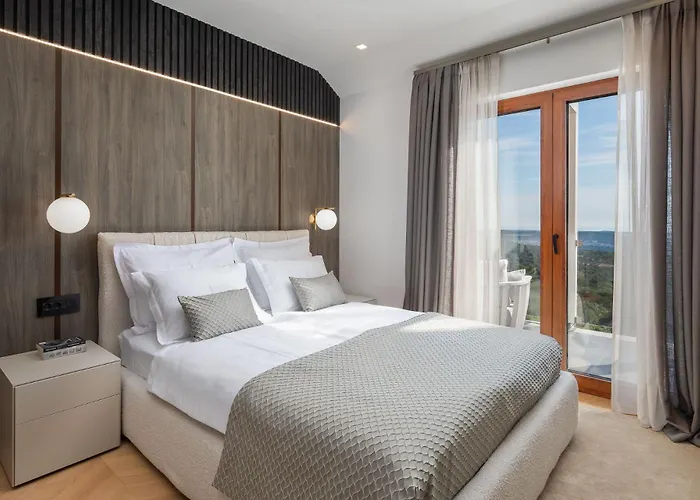 Luxury Sea La Vie With Pool Near Sibenik