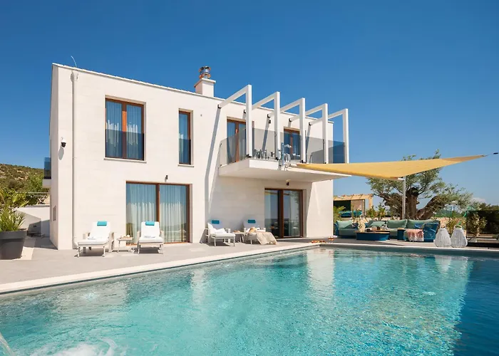 Villa Luxury Sea La Vie With Pool Near Sibenik Jarebinjak