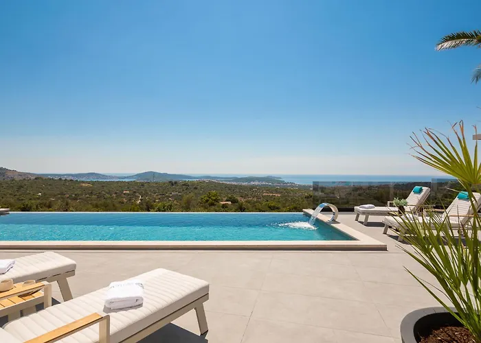 Luxury Sea La Vie With Pool Near Sibenik Villa