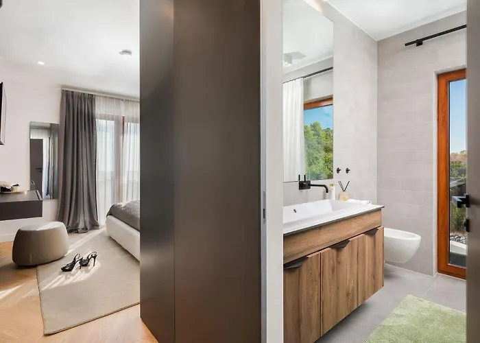 Luxury Sea La Vie With Pool Near Sibenik Jarebinjak