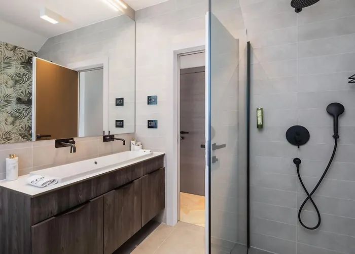 Luxury Sea La Vie With Pool Near Sibenik * Jarebinjak